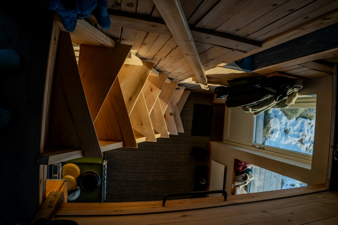 Visual illustration for budget vs premium Off-Grid Tiny House Automation for Artisanal Woodworkers