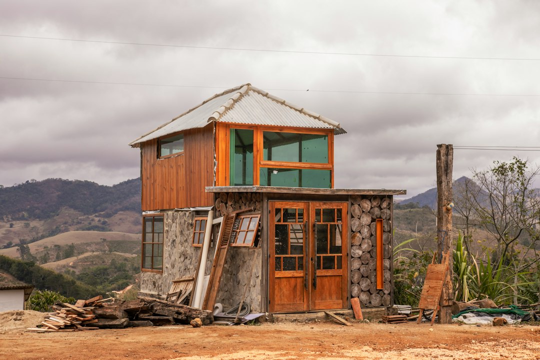 Visual representation of how to evaluate Off-Grid Tiny House Automation for Artisanal Woodworkers
